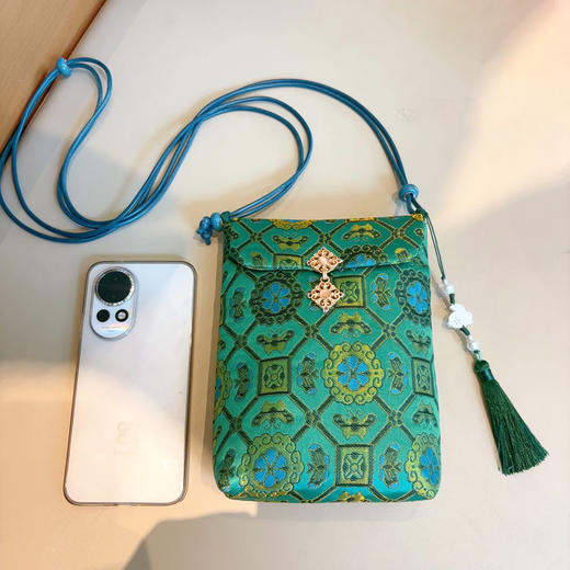 原创非遗香云纱手工手机包女新中式国风斜挎真丝高级感包迷你小包 商品图0