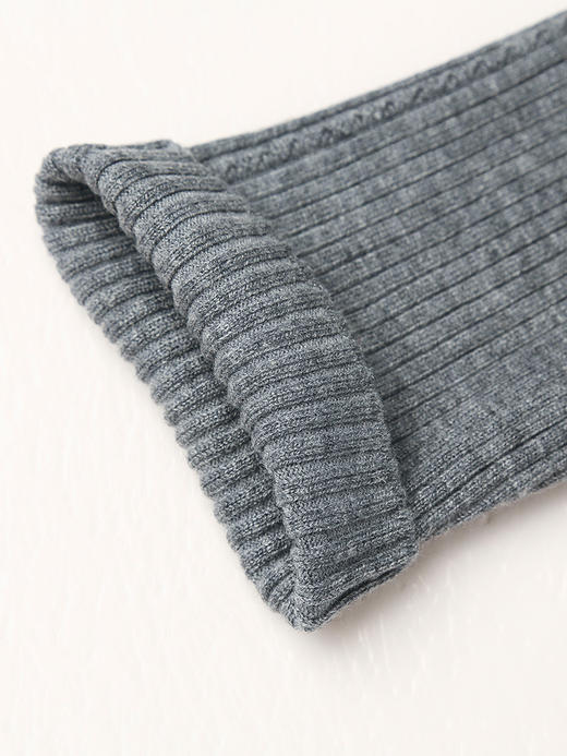 复古酒红的魅力！V 领纽扣针织短袖毛衣，演绎精致小性感 商品图4