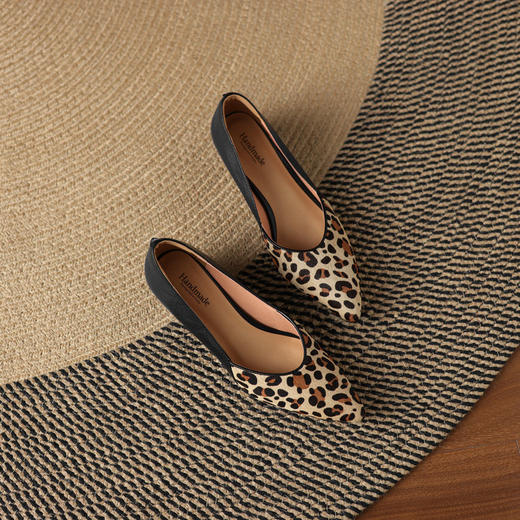 【预售5天】软真皮豹纹羊皮平底单鞋女内增高新款春秋季尖头浅口中跟女鞋LD&7418 商品图2