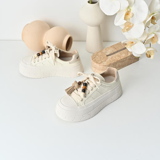 经典鲨2025秋季专柜新品百搭圆头系带舒适平底休闲小白鞋女KW316-537061 商品图3