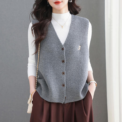 CC女士针织马甲外搭2025秋季新款坎肩叠穿洋气时髦无袖毛衣开衫背心 商品图2