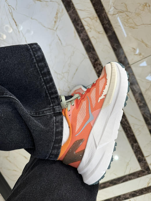 914-5 渠道货 HK 25秋季越野 跑步鞋 mafate x 澎湃推进动力 轻盈舒适稳定 透气缓震给力 商品图1