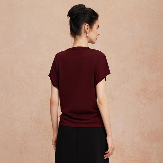 QG646斯尔丽2025新款超细纱支细腻柔软下摆设计感收褶显瘦挡肉针织上衣 商品图1