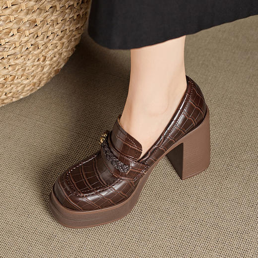 【预售5天】时尚厚底防水台单鞋女春秋季新款小个子增高气质粗跟高跟皮鞋MQE&G85-12 商品图3