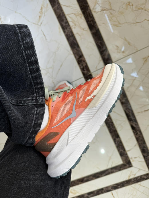 914-5 渠道货 HK 25秋季越野 跑步鞋 mafate x 澎湃推进动力 轻盈舒适稳定 透气缓震给力 商品图3