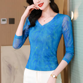 KQL 520N89111时尚纱网印花长袖V领修身显瘦洋气打底衫T恤