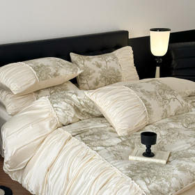 「中古风遇上法式优雅✨」丝滑水洗真丝四件套，A类丝滑水洗真丝床上用品被套 ，让你的卧室秒变浪漫复古大片🎞️！