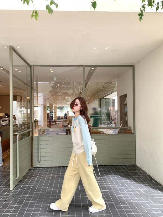 <曾小咸推荐>韩系字母刺绣设计针织衫【预售款，预计3-15天发货】 商品图6