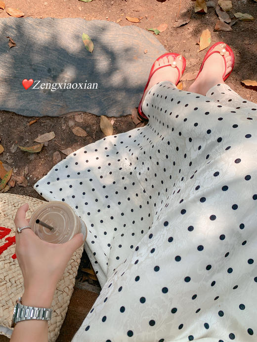 <曾小咸推荐>现货秒杀 ！微信超特价！法式复古收腰波点连衣裙 日常199.99 立减100 秒杀99.99！！ 商品图11