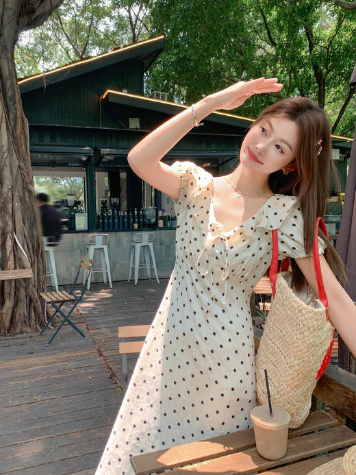 <曾小咸推荐>现货秒杀 ！微信超特价！法式复古收腰波点连衣裙 日常199.99 立减100 秒杀99.99！！ 商品图9