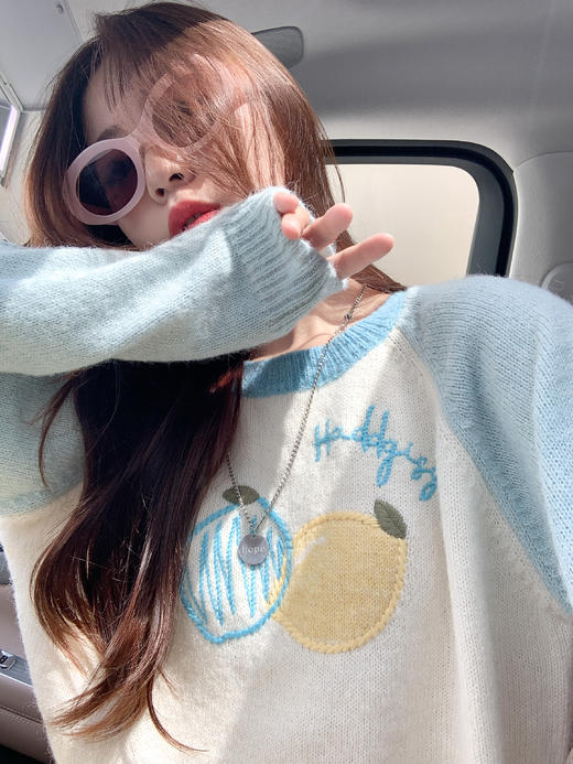 <曾小咸推荐>韩系字母刺绣设计针织衫【预售款，预计3-15天发货】 商品图8