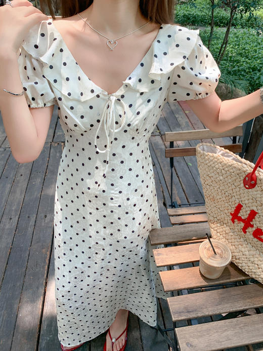 <曾小咸推荐>现货秒杀 ！微信超特价！法式复古收腰波点连衣裙 日常199.99 立减100 秒杀99.99！！ 商品图6