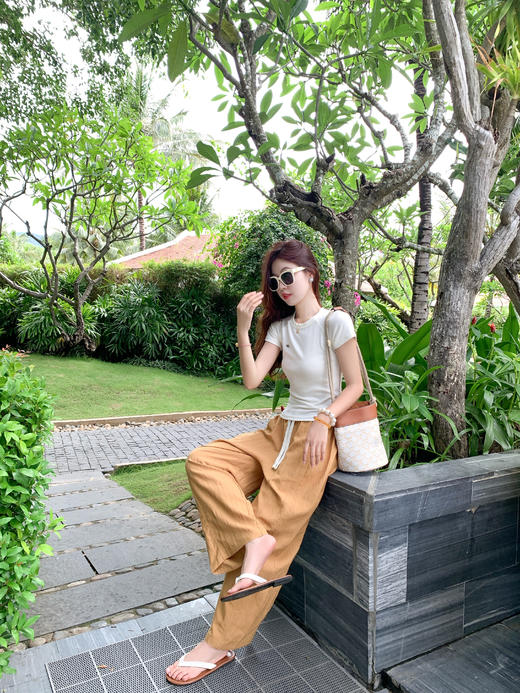 <曾小咸推荐>现货秒杀！微信超特价！ 3色抽绳九分直筒阔腿裤 日常159.99 立减90 秒杀69.99！ 商品图6