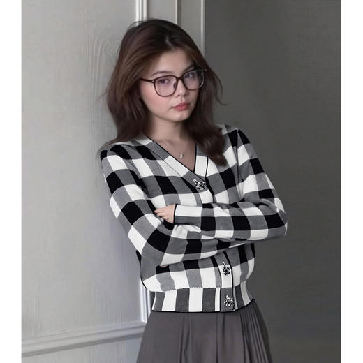 丁摩 高级感格纹单排扣针织开衫女秋季新款气质百搭休闲上衣5ZF-11454 商品图0