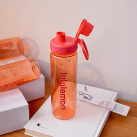 原单正品 lululemonTRITAN运动水杯，定义饮水新标准。🌱母婴级安全，每一口都纯净如初
710ml 大容量