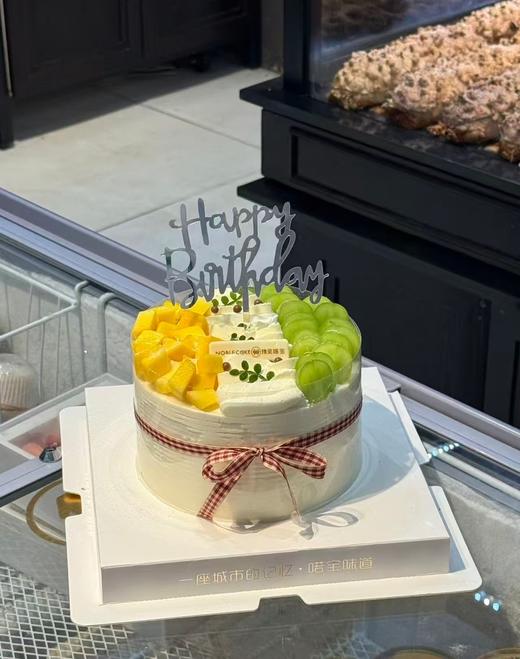 阳光玫瑰双拼水果蛋糕 商品图0