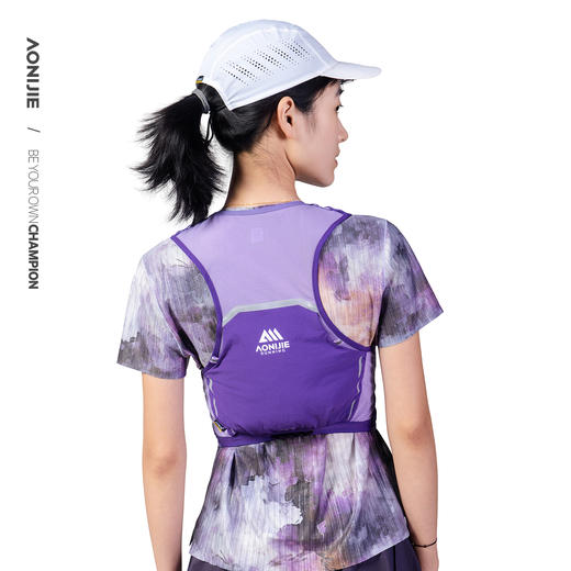 奥尼捷勃朗峰系列越野背包透气舒适轻量化水壶包小容量训练短距离越野包骑行包4L(含2个500ml软水壶) 商品图5