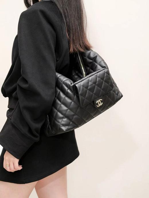 香奈儿 Chanel23b新款嬉皮hobo包 小牛皮材质（LZ） 商品图1