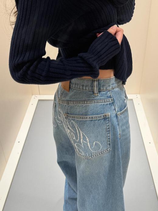 亚历山大王 25Ss早春新款 字母烫钻弯刀牛仔长裤（ZY**MM） 商品图3