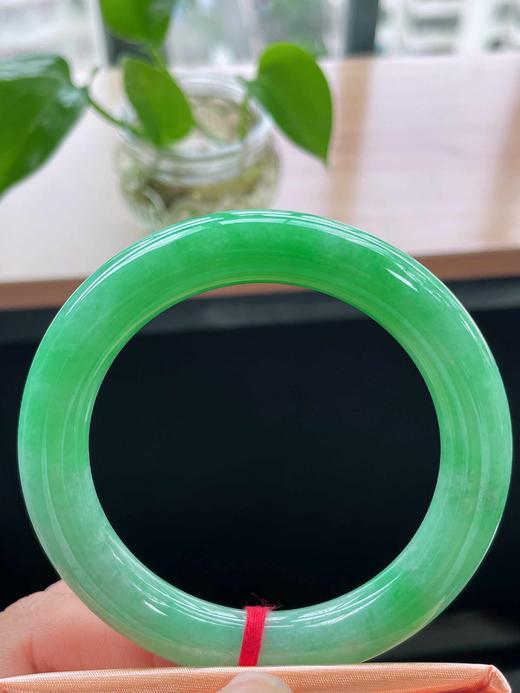 54圆条翡翠手镯 商品图2