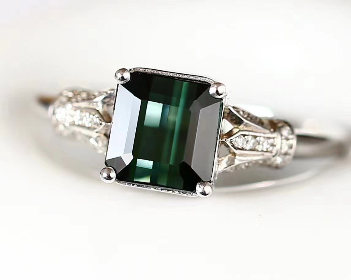 1.35ct刻面碧玺戒指