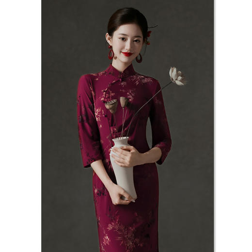 SYK209650 扎染植绒改良新中式长款七分袖旗袍2025初秋新款年轻女士日常可穿 商品图3