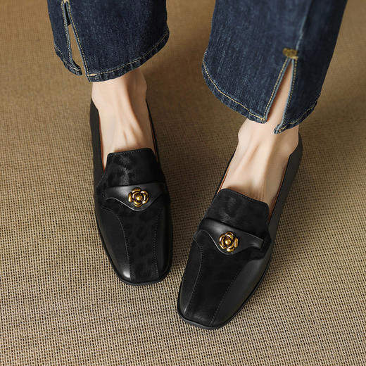 【预售5天】法式深口单鞋女春秋新款方头中跟粗跟真皮复古山茶花乐福鞋女168XY&1681106 商品图1