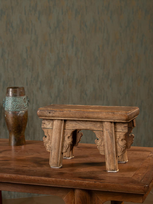 清	榉木夹头榫云纹方凳 商品图0