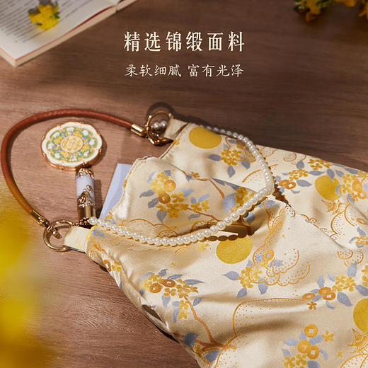 【故宫包袋】金枝玉兔锦缎单肩包大容量新款背包文创生日中秋节礼物 商品图4