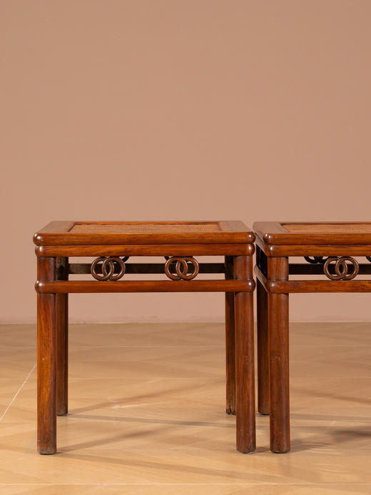 清	黄花梨圆包圆双圈卡子花方凳（一对） 商品图2