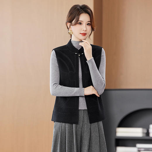 KQ秋冬季优雅中式国风坎肩毛呢马夹女复古盘扣无袖上衣羊绒毛呢外套 商品图3