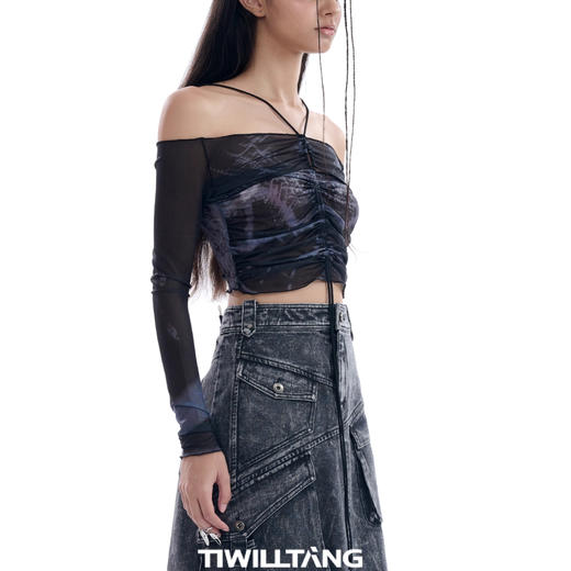 启世录TIWILLTANG“迷离涣境”网纱印花打底衫小众一字肩上衣 商品图1