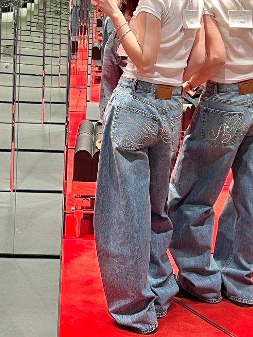 亚历山大王 25Ss早春新款 字母烫钻弯刀牛仔长裤（ZY**MM） 商品图8