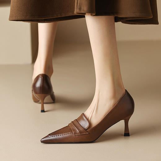 【预售5天】英伦风复古擦色尖头小皮鞋深口法式通勤真皮高跟鞋女DB&M5566 商品图0