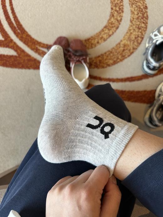 昂&*跑情侣款 中腰袜 商品图0