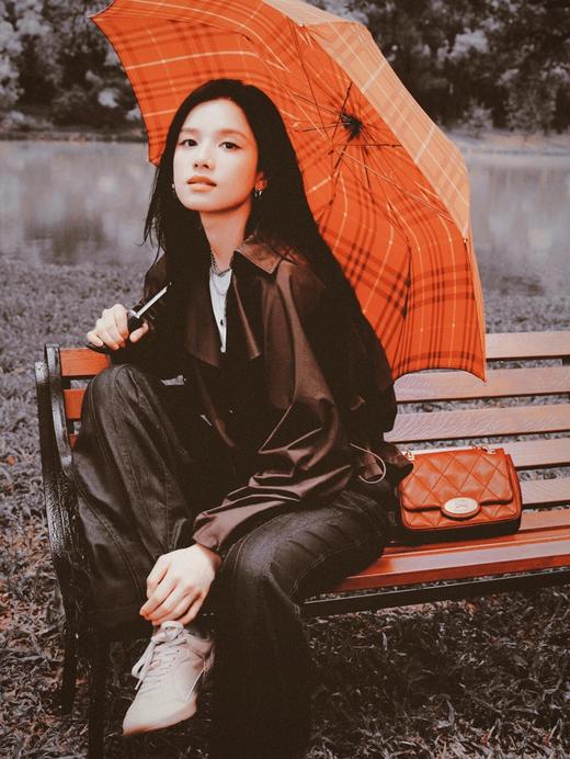 非质量问题不退换！ 巴宝莉 女士丝缎抽绳收腰连帽Trench外套 五色 商品图12