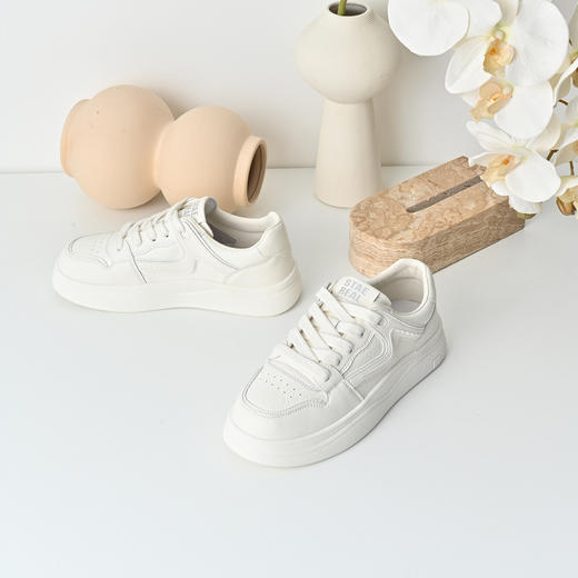 经典鲨2025秋专柜款韩版百搭圆头透气平底休闲小白鞋板鞋女KW194-537101 商品图3