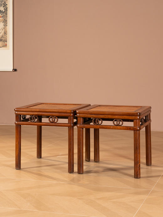 清	黄花梨圆包圆双圈卡子花方凳（一对） 商品图1