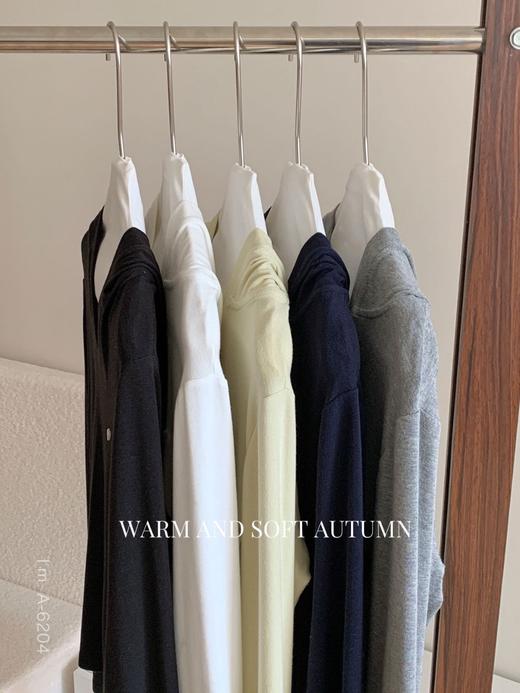 老米优品🎈3-5天！轻松拿捏「不费力的秋日时髦」《爱心刺绣连帽衫》秋日tee, 自带绒感的慕斯羊绒，像把晒了一整天的毯子披在身上🧸 弹力好~T250915A 商品图10