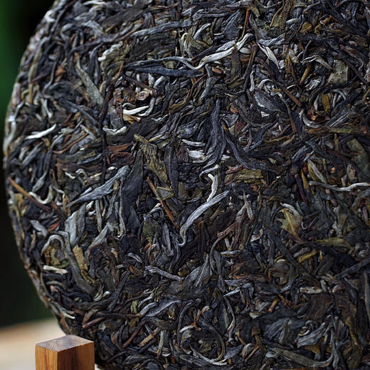 12.20日晚8点；最后5饼【猫王峰】纯粹小叶种  2025年易武头春猫王峰普洱茶小叶种古树生茶饼茶叶357g/饼 商品图2