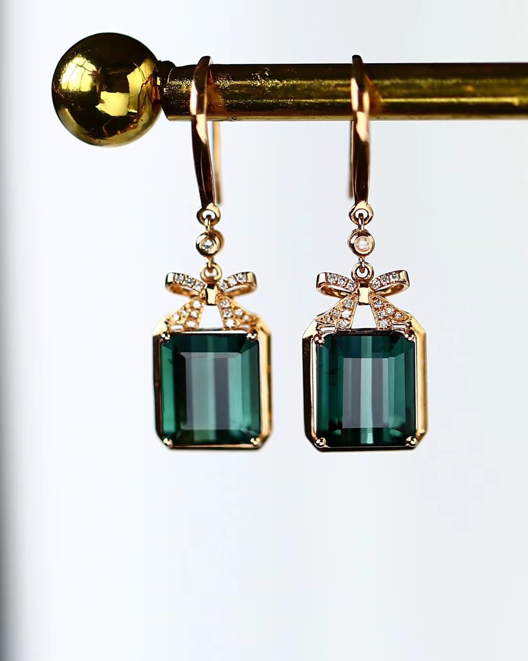 5.58ct刻面碧玺耳坠