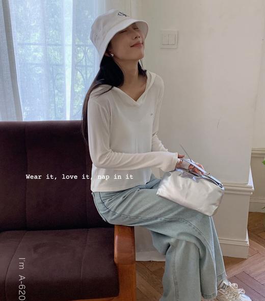 老米优品🎈3-5天！轻松拿捏「不费力的秋日时髦」《爱心刺绣连帽衫》秋日tee, 自带绒感的慕斯羊绒，像把晒了一整天的毯子披在身上🧸 弹力好~T250915A 商品图0