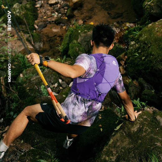 奥尼捷勃朗峰系列越野背包透气舒适轻量化水壶包长距离越野包骑行包12L(含2个500ml软水壶) 商品图4