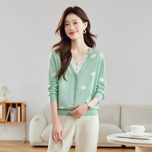 2025春秋新款V领假两件针织拼接t恤女宽松显瘦遮肚子打底上衣春季 商品图1