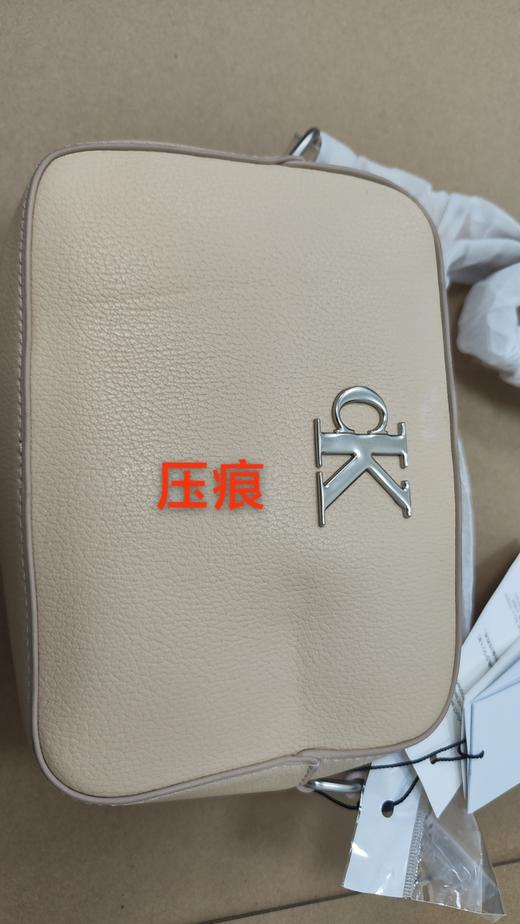 706456149279 卡尔文克雷恩Calvin Klein CK女包休闲时髦镜面LOGO长方形单肩背提相机包DH2765【19*7*13.5】 商品图7