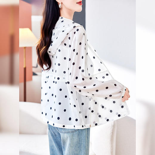 丁摩真丝白色波点连帽防晒衣女新款薄款透气小个子减龄休闲桑蚕丝AL0589 商品图2