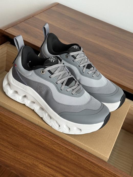 On 昂&跑 x LOE&WE联名款运动鞋(款式一) 商品图8