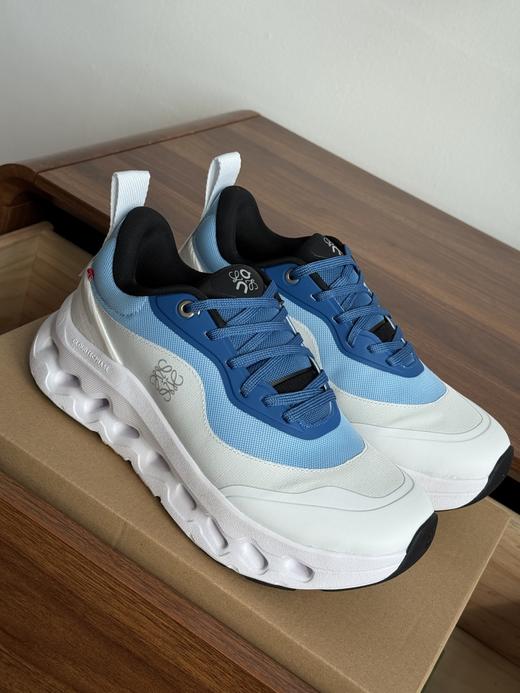 On 昂&跑 x LOE&WE联名款运动鞋(款式一) 商品图9