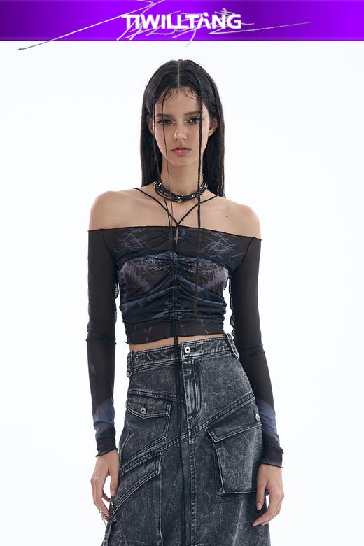 启世录TIWILLTANG“迷离涣境”网纱印花打底衫小众一字肩上衣 商品图5