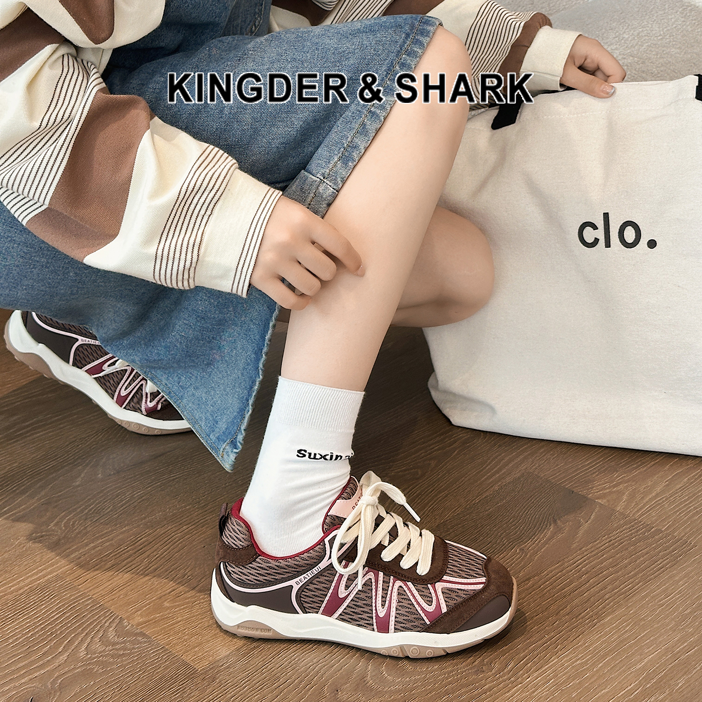 经典鲨2025年秋专柜新款潮流拼色系带网面透气休闲跑步鞋女KW194-537091